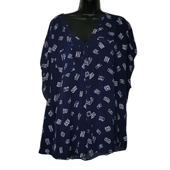 TORRID Novelty Navy Blue Camera Print Button Down Top Blouse Casual Shirt beachy - Picture 1 of 7
